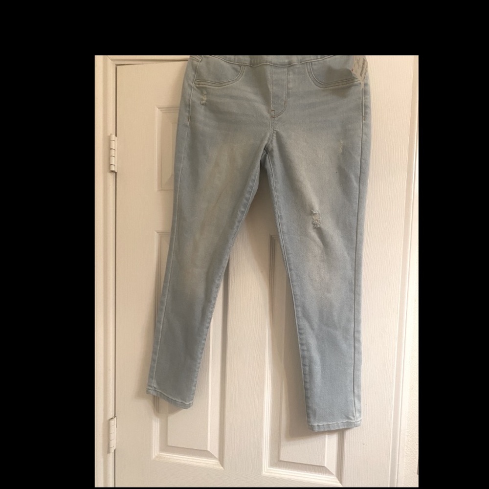 Bought this pair of pants but they are too small never worn #good for life